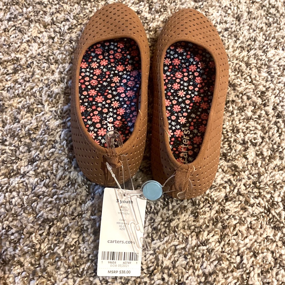 Carter’s girls size 3 flats.